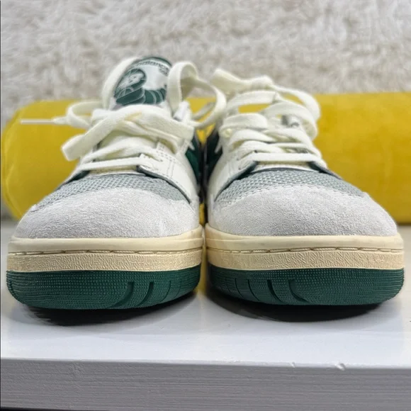 NWT • New Balance • Green 550 Sneaks • Size 6.5 Men/8 Women • 💚🤍 - Picture 15 of 16